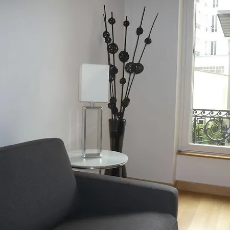 Hotel Apts Bridgestreet Champs Elysees 4*